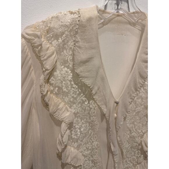 Unlabeled Vintage Cream Chiffon Lace Ruffle Blouse with Double Cuffs medium - Picture 3 of 15